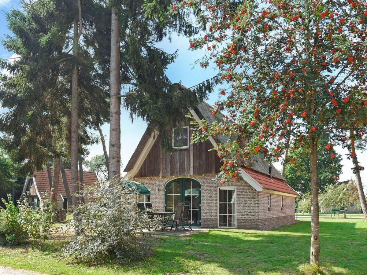 Hôtel Landal Landgoed De Hellendoornse Berg à Haarle Extérieur photo